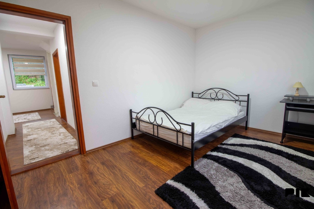 Rajlovac | Kuća velikog potencijala | 250 m2 13