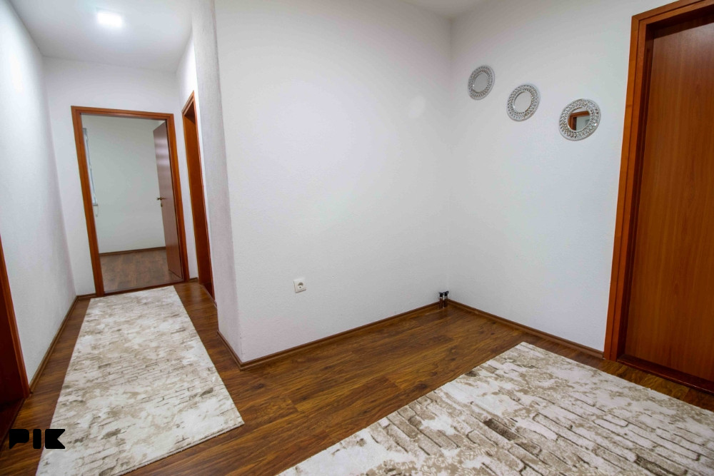 Rajlovac | Kuća velikog potencijala | 250 m2 15
