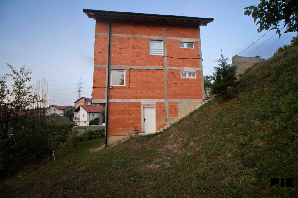 Rajlovac | Kuća velikog potencijala | 250 m2 18