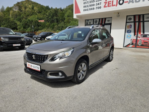 PEUGEOT 2008 1.2 b 60 kw/82 ks 2017 god NOV !!!