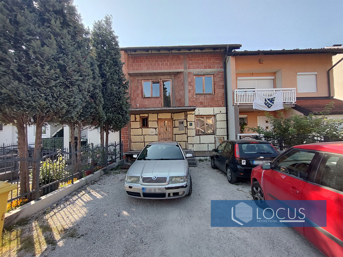 LOCUS prodaje: Kuća u nizu, Sokolović Kolonija, Ilidža photo 2