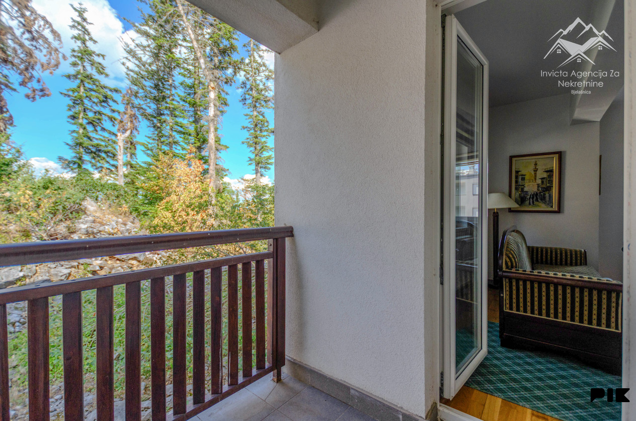 BJELAŠNICA - Dvostrano orijentisan 48m2, DVA BALKONA 8