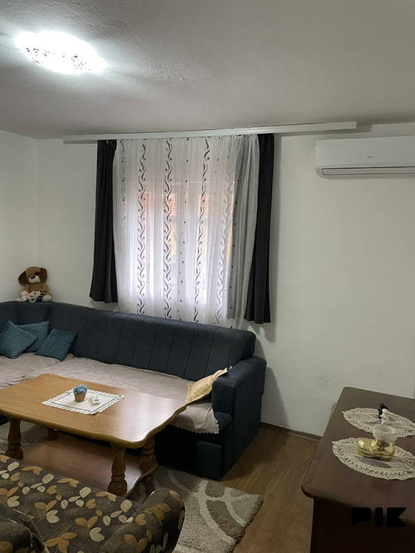 Izdajem sprat kuce i garazu. 4