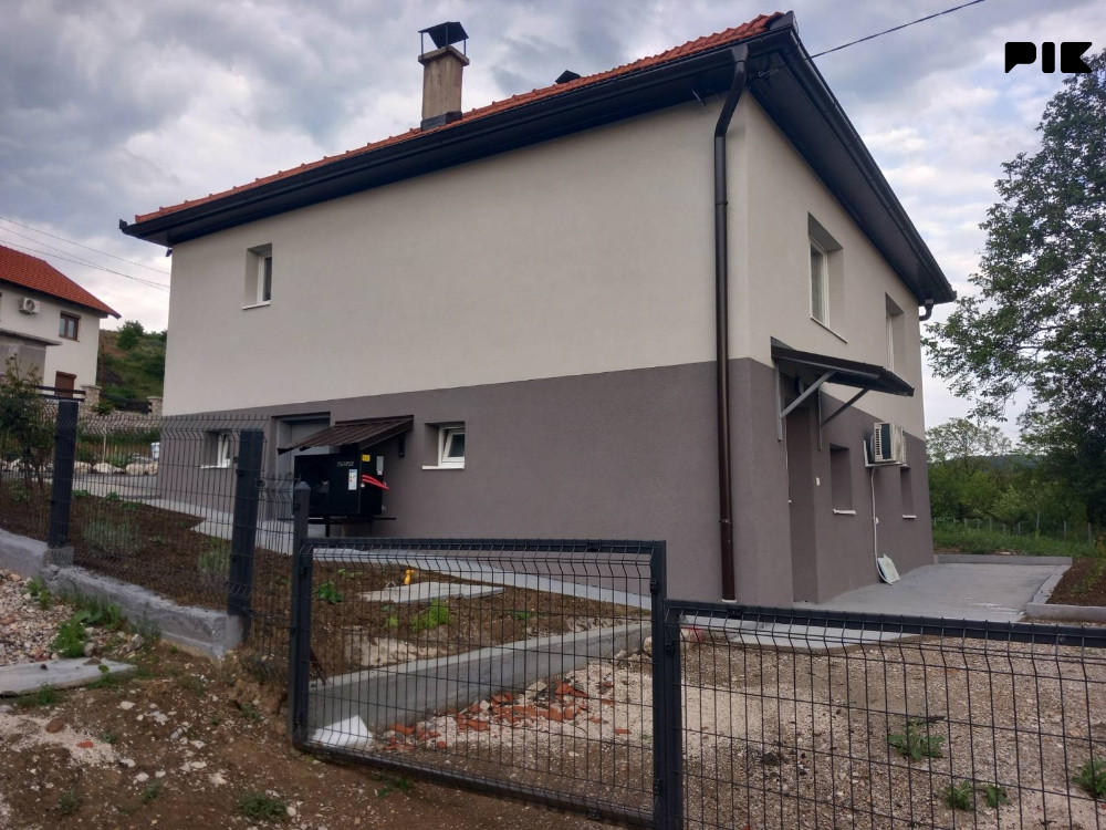 Prodajem kucu u Kaknju 2