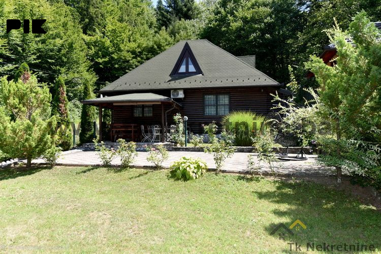 MAČKOVAC - Ekskluzivna vikend kuća u prirodi, izvrsna lokacija