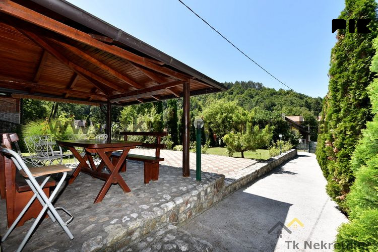MAČKOVAC - Ekskluzivna vikend kuća u prirodi, izvrsna lokacija 4