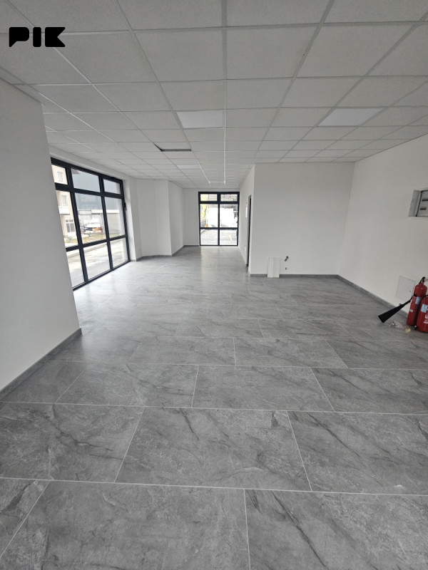 Poslovni prostor, 58 m²