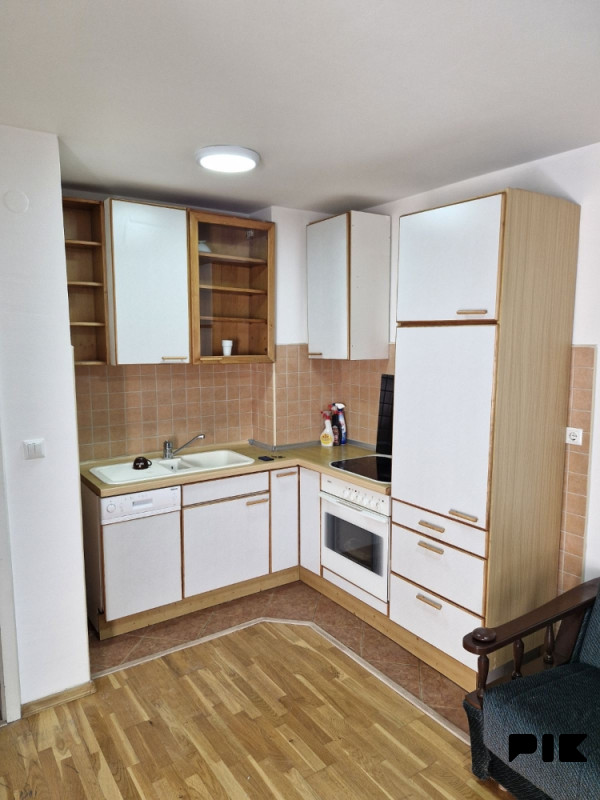 DVOSOBAN STAN 36M2 SJENJAK