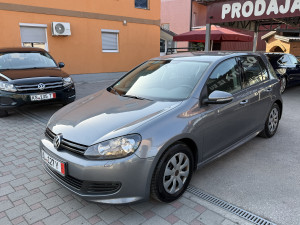 Volkswagen Golf 1.6 TDI 77kw R line optic 2011
