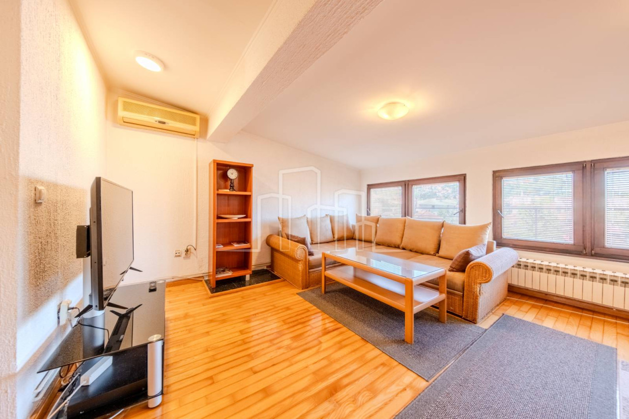Prodaja Četverosoban Dvoetažni Stan 88 m2 sa Parkingom Stari Grad photo 3