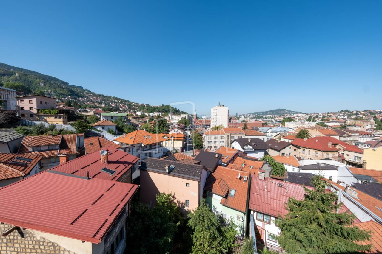 Prodaja Četverosoban Dvoetažni Stan 88 m2 sa Parkingom Stari Grad 24