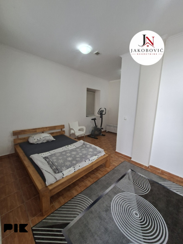 Namješten stan u prizemlju 52m2 5