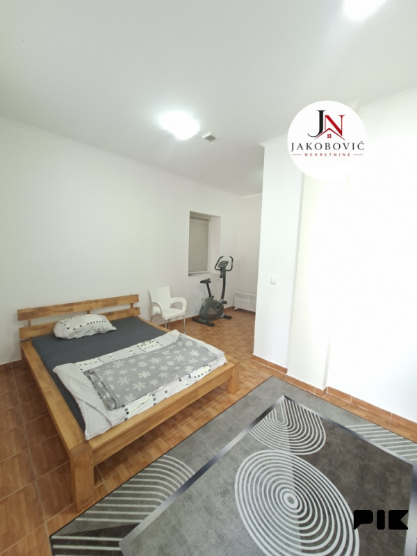 Namješten stan u prizemlju 52m2 12