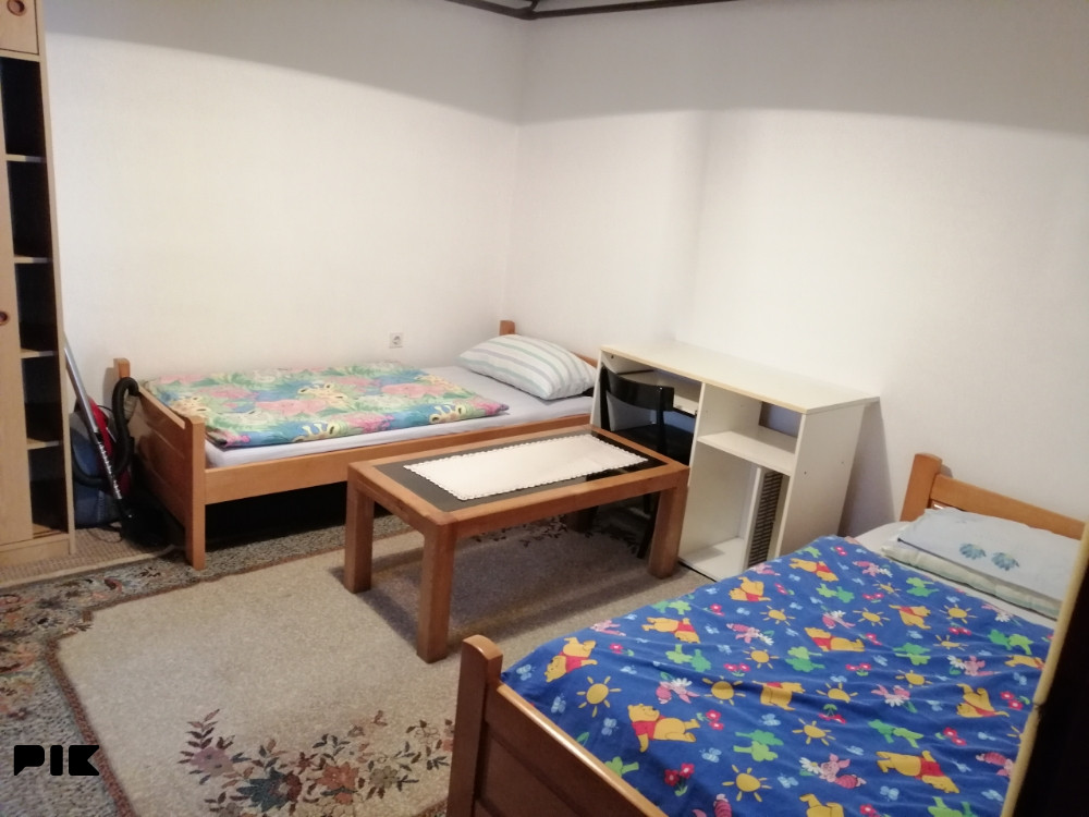 Stan Zenica. Stan za studente u travnickoj ulici. 061766406 8
