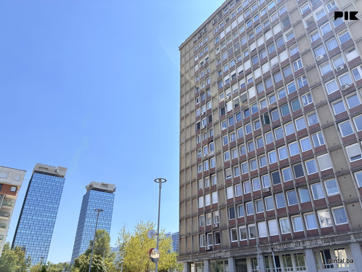 Veći dvosoban stan najam Marijin Dvor Sarajevo 2