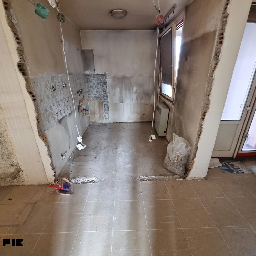 CAPITAL/ Stan A.polje/ 57m2/ Ive Andrića/ 13.sprat 7
