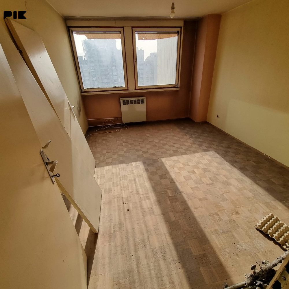 CAPITAL/ Stan A.polje/ 57m2/ Ive Andrića/ 13.sprat 5