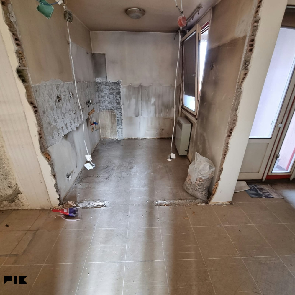 CAPITAL/ Stan A.polje/ 57m2/ Ive Andrića/ 13.sprat 10