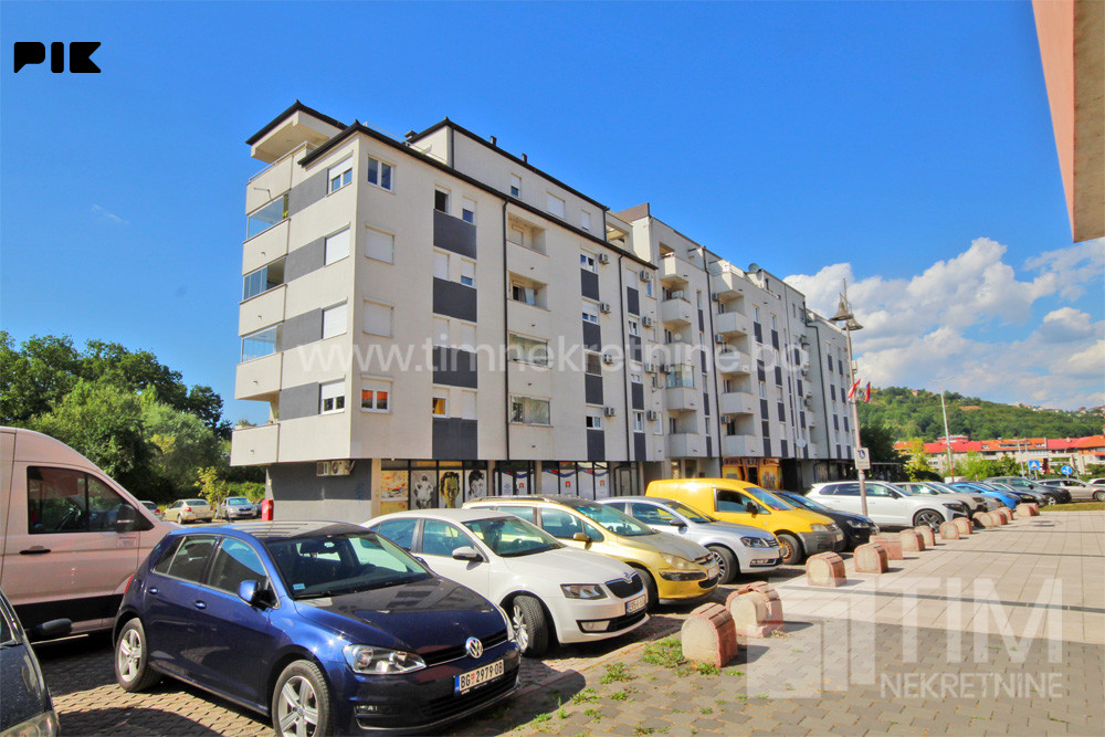 TIM: I. Sarajevo - Dvosoban stan 39m2  3. sprat, balkon