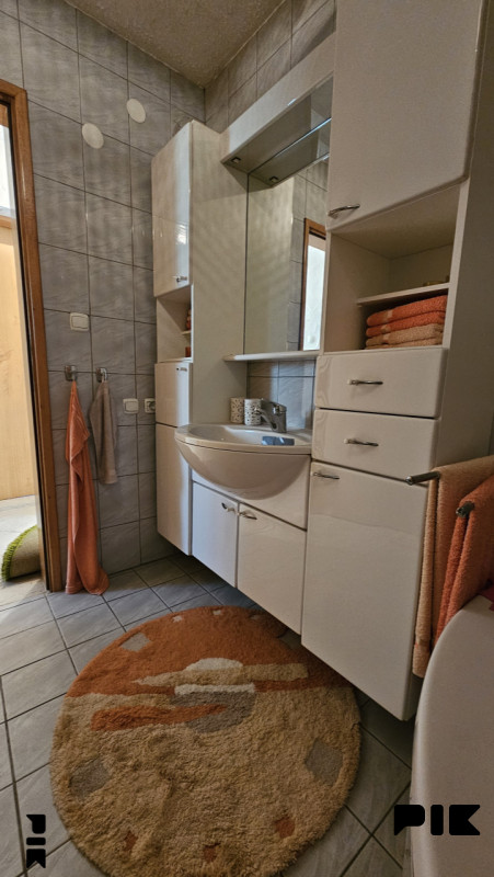 Useljiva kuća sa poslovnim prostorom, Kiseljak 255m2 13