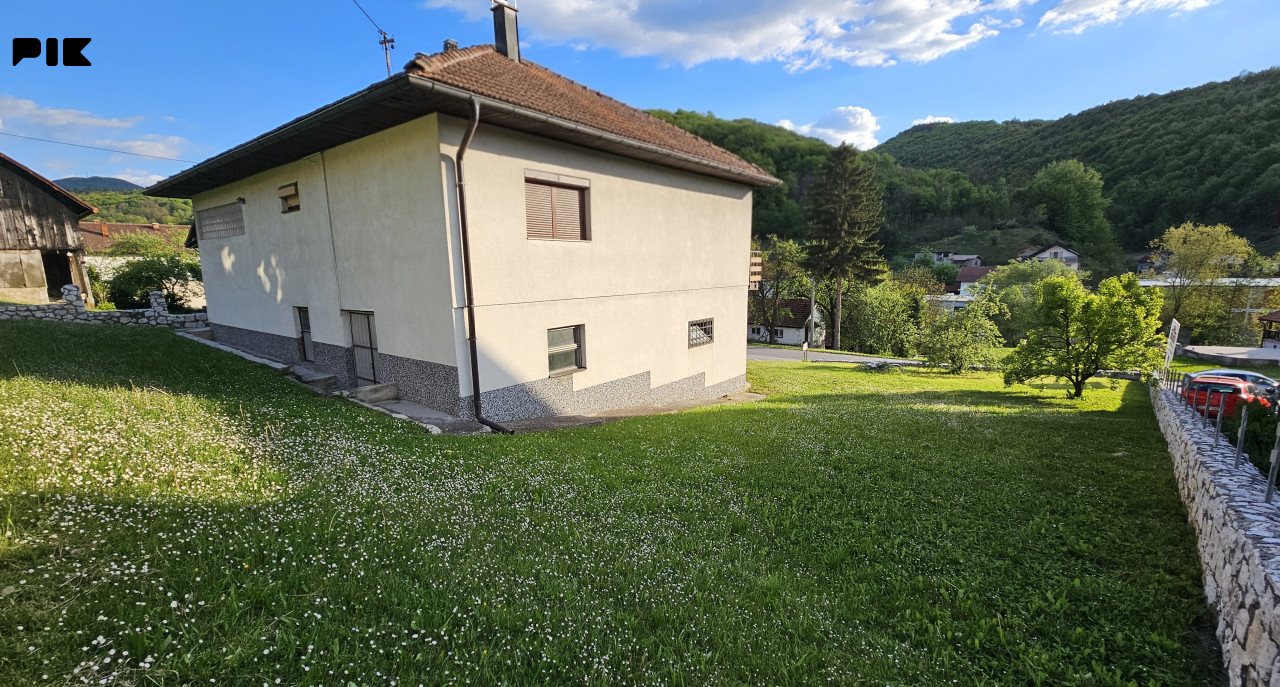 Useljiva kuća sa poslovnim prostorom, Kiseljak 255m2 22