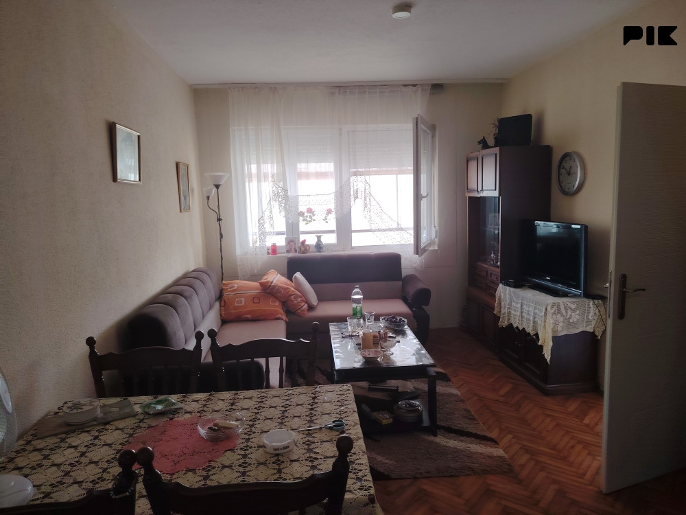 Kuća i zemljište uz granični prelaz Šepak 9