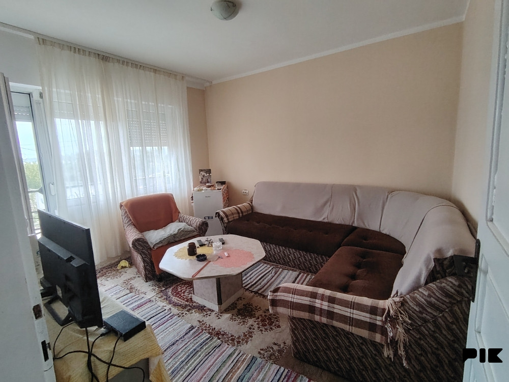 Kuća i zemljište uz granični prelaz Šepak 15