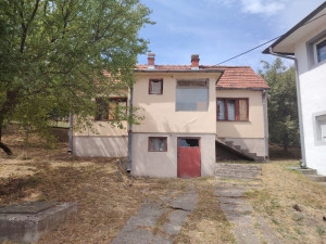 Kuća i zemljište uz granični prelaz Šepak photo 3