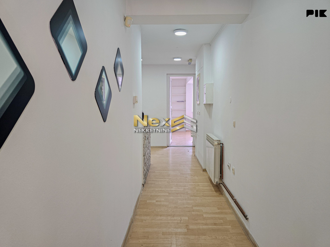 Poslovni prostor sa parking mjestom Aneks/Novi Grad 180 m2 18
