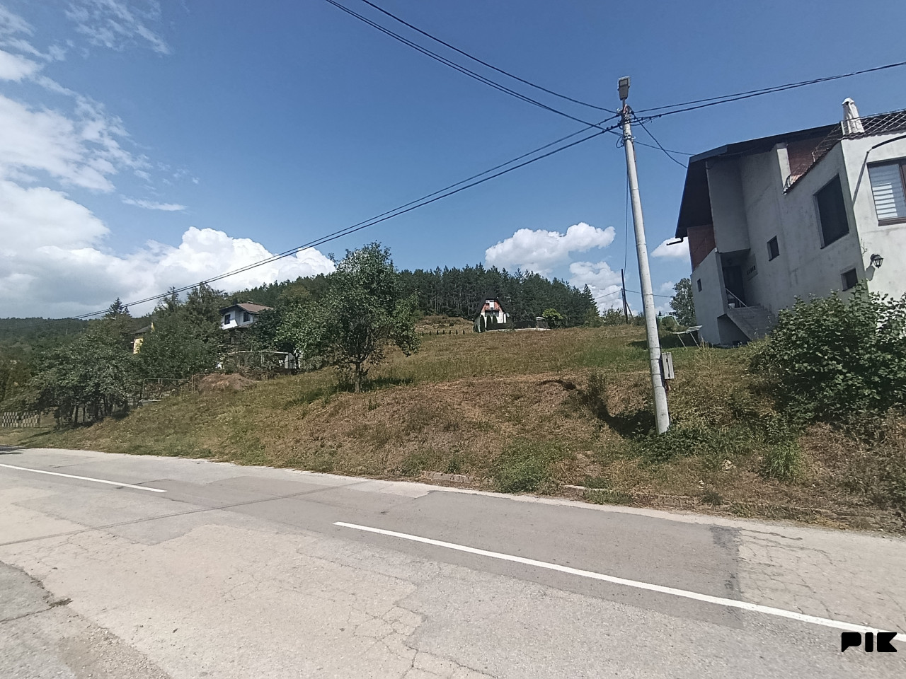 Zemljište, oko 1700 kvm, voda, struja