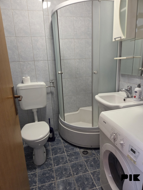 Najam - namješten trosoban stan 62m2 - ul. Spasovdanska 3