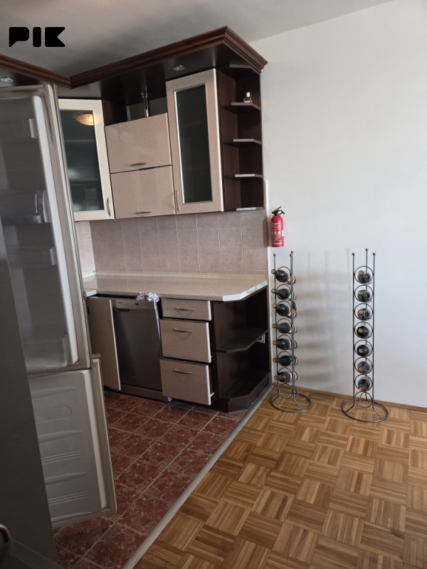 Najam - namješten trosoban stan 62m2 - ul. Spasovdanska 10