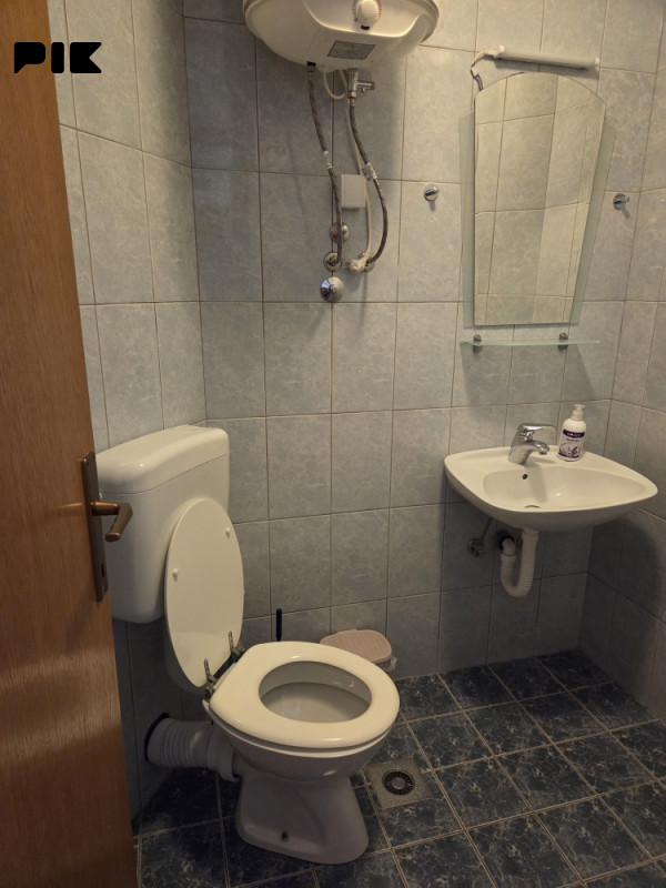 Najam - namješten trosoban stan 62m2 - ul. Spasovdanska 19