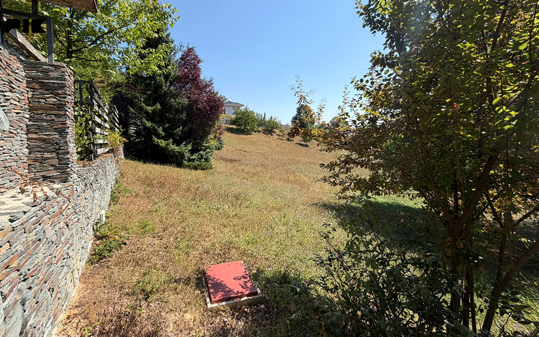 BOJNIK ZEMLJIŠTE 4.285 m2 SA VIKEND OBJEKTOM 17