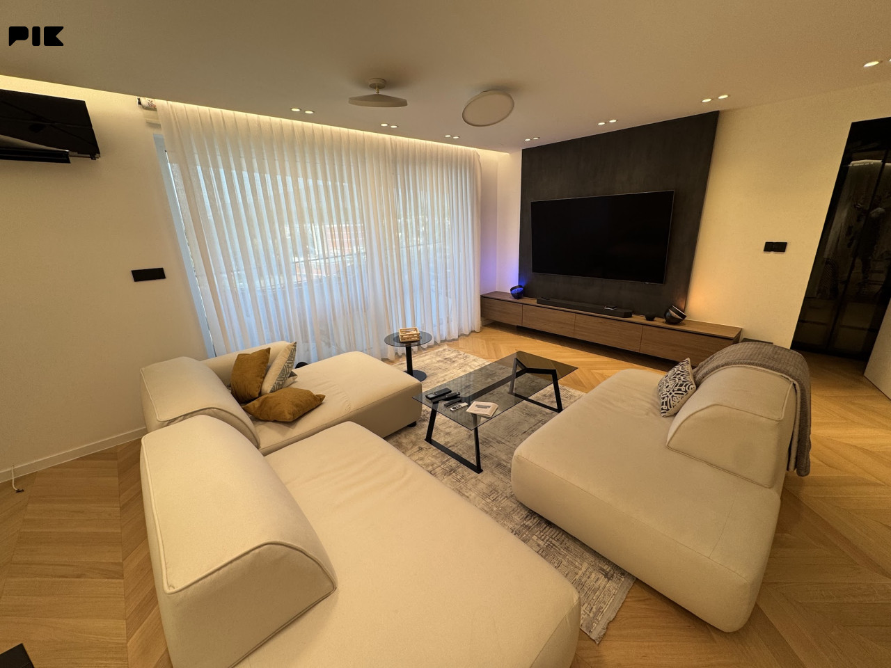 Ekskluzivan cetverosoban penthouse 121m2 + 2 garaze u I. Sarajevu 4