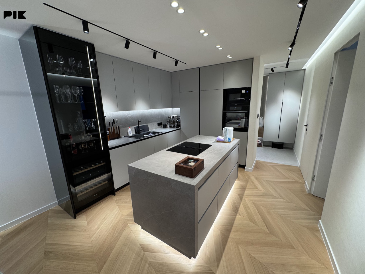 Ekskluzivan cetverosoban penthouse 121m2 + 2 garaze u I. Sarajevu