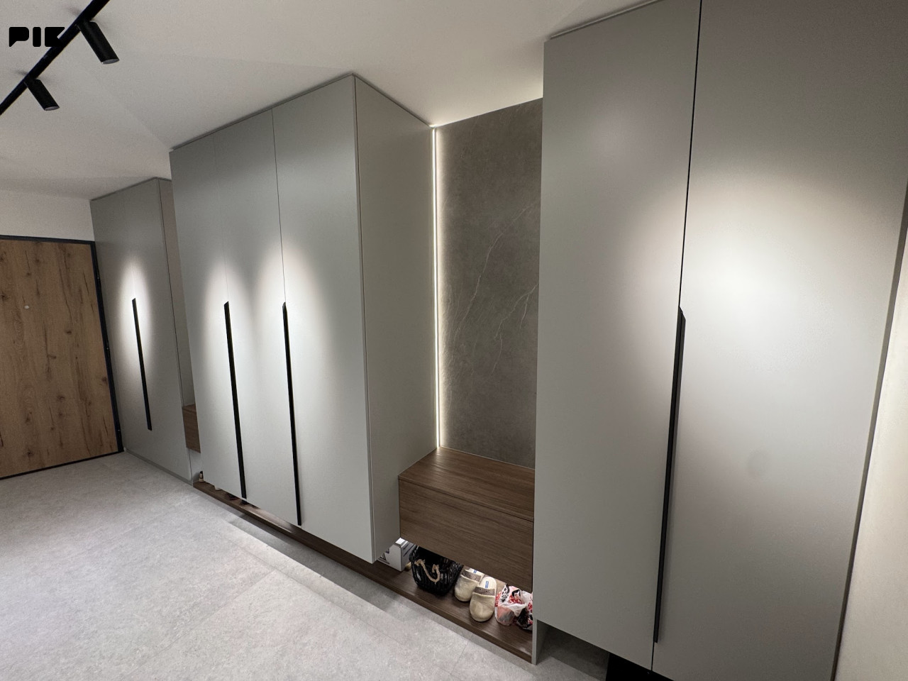 Ekskluzivan cetverosoban penthouse 121m2 + 2 garaze u I. Sarajevu 2