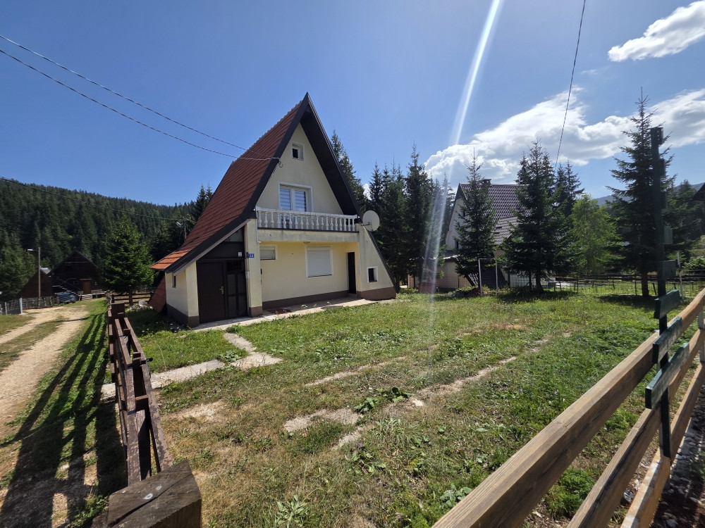 Jahorina Dvorišta Vikendica sa 500 parcele 2
