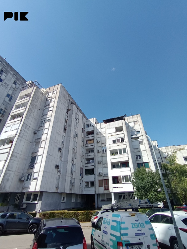 PRODAJE SE STAN 89 M2, NA PRVOM SPRATU ZGRADE U NASELJU BORIK.