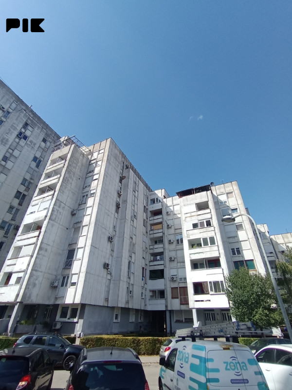 PRODAJE SE STAN 89 M2, NA PRVOM SPRATU ZGRADE U NASELJU BORIK. 3