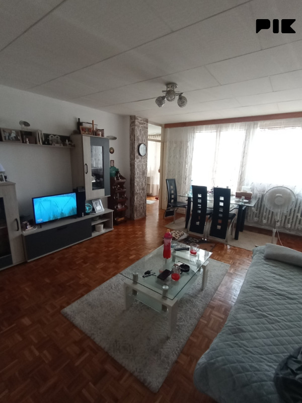 PRODAJE SE STAN 89 M2, NA PRVOM SPRATU ZGRADE U NASELJU BORIK. 4