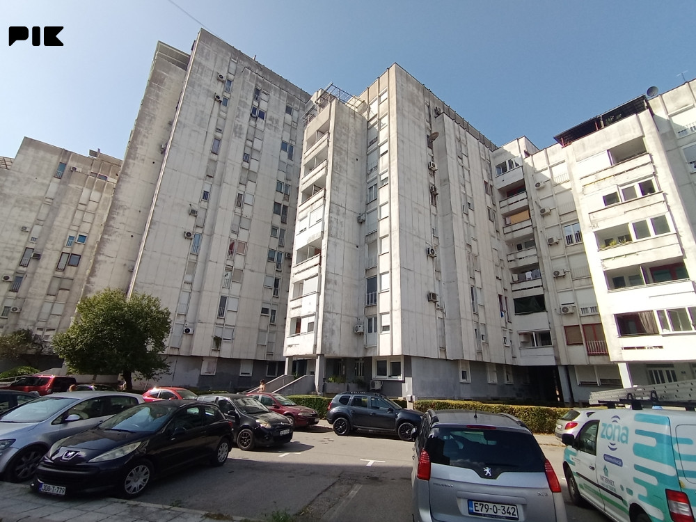 PRODAJE SE STAN 89 M2, NA PRVOM SPRATU ZGRADE U NASELJU BORIK. 16