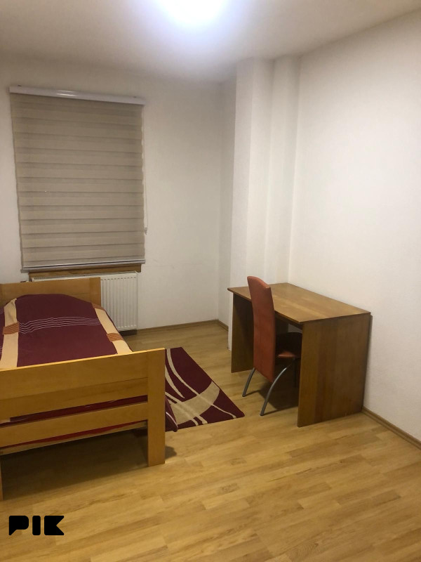 Izdajem stan u Sokolovic Koloniji 7