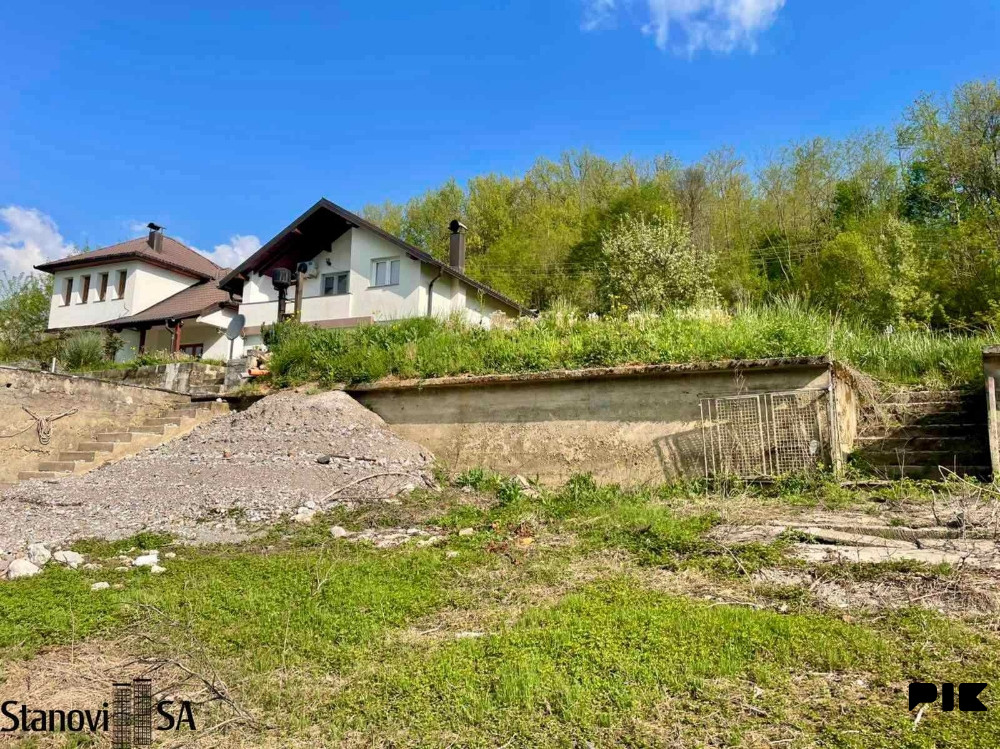 Zemljište sa započetim objektom Jablaničko jezero 4