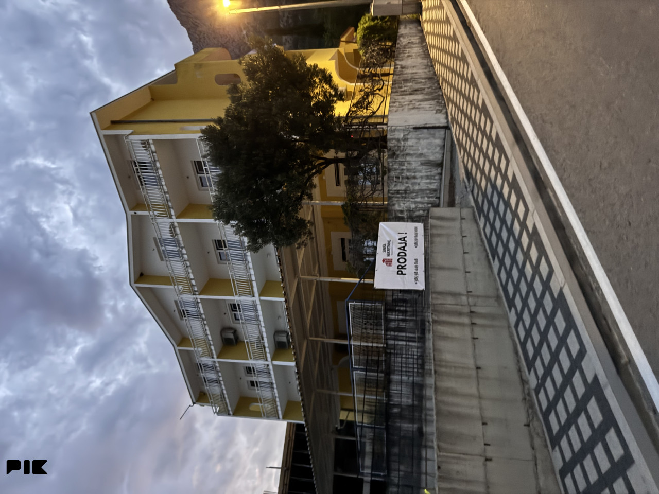 Makarska rivijera- Stambeno poslovna zgrada Drvenik 3