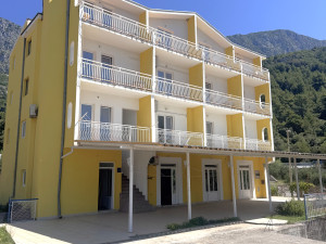 Makarska Riviera - Residential and Commercial Building Drvenik