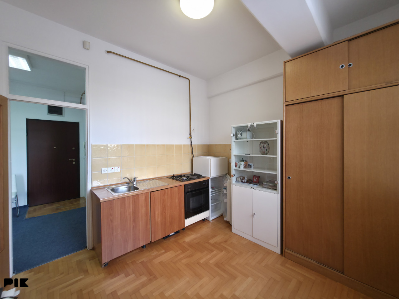 Opremljen poslovni prostor/stomatološka ordinacija, Hrasno 7