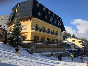 Hotel Vlašić Babanovac, 30 meters from the ski lift.