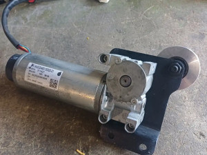 MOTOR SA REDUKTOROM 24V