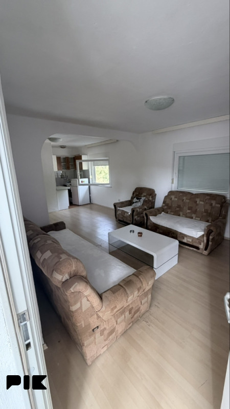 RENOVIRAN STAN 64 m2 - Ukrina